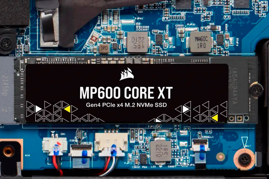 Corsair MP600 CORE XT M.2 1 To PCI Express 4.0 QLC 3D NAND NVMe